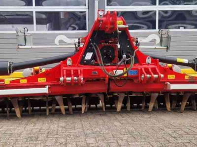 Herse rotative Pottinger Pöttinger Lion 6002 C