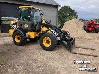 Chargeuse sur pneus JCB 409 shovel