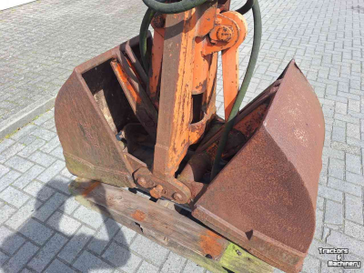 Bennes preneuse  Schalenknijper / grondknijper / knijpbak