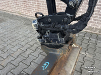 Mini pelleteuse Takeuchi TB325R + Compact Tilt tiltrotator