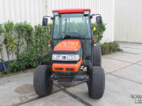 Tracteur pour horticulture Kubota L3300 tuinbouwtrekker smalspoortrekker tractor met cabine en gazonbanden