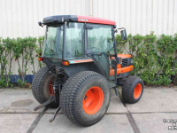 Tracteur pour horticulture Kubota L3300 tuinbouwtrekker smalspoortrekker tractor met cabine en gazonbanden