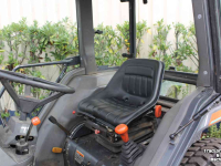 Tracteur pour horticulture Kubota L3300 tuinbouwtrekker smalspoortrekker tractor met cabine en gazonbanden