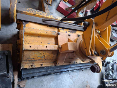 Bras avec tondeuse à fléaux Herder MBKA 512SH