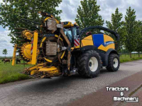 Ensileuse automotrice New Holland FR780