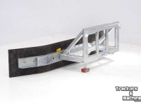 Rabots à lisier Qmac Rubber manure scraper 1.50 mtr hookup Macks 227