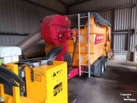 Combinaison faucheuse-aspirateur Claas Arion 530 Powershift Herder Musketier KA 180 maaiarm Veenhuis JVSK 6.000 opvangwagen