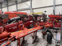 Charrues Kuhn 4 SCHAARPLOEG TYPE VARIMASTER VM153
