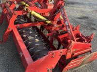 Herse rotative Lely 300 35 rotoreg hydraulische hef en packerrol