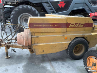 Presses New Holland 945