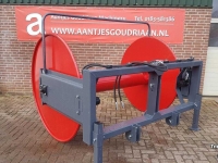 Distributeur à tuyau flexible trainé Agomac Slanghaspel