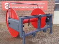 Distributeur à tuyau flexible trainé Agomac Slanghaspel