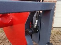 Distributeur à tuyau flexible trainé Agomac Slanghaspel