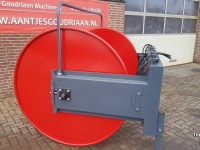 Distributeur à tuyau flexible trainé Agomac Slanghaspel