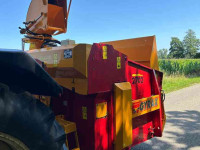 Distributeur de paille pour des logettes Gyrax gyrax stroblazer stroverdeler