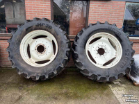 Roues, Pneus, Jantes, Barillets Jumelage Mitas AC70 520/70R38 en 420/70R28 wielen