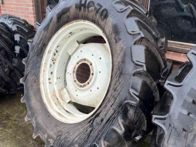 Roues, Pneus, Jantes, Barillets Jumelage Mitas AC70 520/70R38 en 420/70R28 wielen