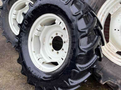 Roues, Pneus, Jantes, Barillets Jumelage Mitas AC70 520/70R38 en 420/70R28 wielen