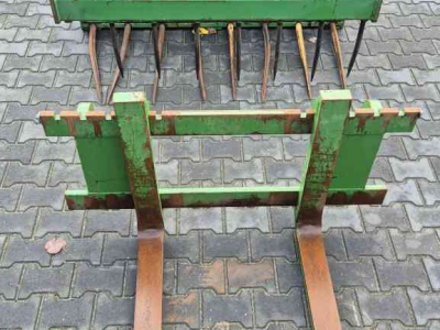 Godet de chargeur frontal John Deere Set van voorlader bak, mestgrijper en palletlepelbord, euro
