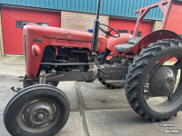 Tracteur Massey Ferguson MF825