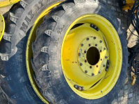Roues, Pneus, Jantes, Barillets Jumelage BKT 300/95R52 en 270/95R36
