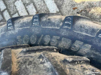 Roues, Pneus, Jantes, Barillets Jumelage BKT 300/95R52 en 270/95R36