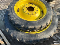 Roues, Pneus, Jantes, Barillets Jumelage BKT 300/95R52 en 270/95R36