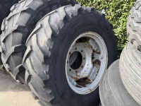 Roues, Pneus, Jantes, Barillets Jumelage Case-IH set velgen 24 inch, met 14.9-24 banden erop