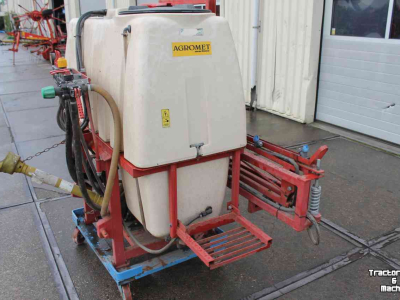 Pulvérisateur porté Agromet 600/10 veldspuit landbouwspuit 600 liter tank 10 meter spuitboom