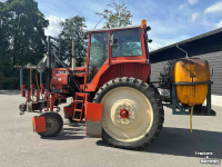 Tracteur Renault 551