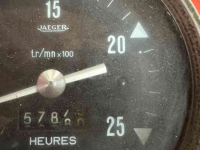 Tracteur Renault 551