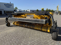 Maisbec New Holland 380FP Gras Pickup