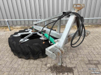 Pousse fourrage à pneu  Hydr. voerband