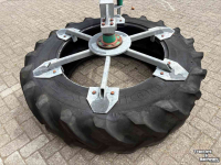 Pousse fourrage à pneu  Hydr. voerband