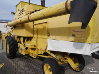 Moissonneuse batteuse New Holland Clayson M 140