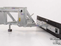 Autres matériel et accessoires d´étable Qmac Gummischieber für Ställen 180cm Anbau Manitou