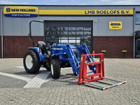 Tracteur pour vignes et vergers New Holland Boomer 55 HST met voorlader en Kemp balenprikker