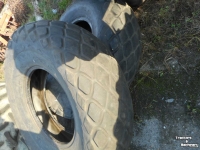 Roues, Pneus, Jantes, Barillets Jumelage Good Year 18,4-26 gazonbanden
