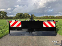 Lame niveleuse  Jochemsen Machines Frontschuif Frontgewicht Frontbumper