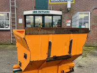 Distributeur de paille pour des logettes Flingk KSS1500