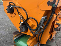 Distributeur de paille pour des logettes Flingk KSS1500