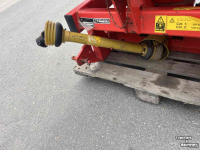 Distributeur d‘engrais Kuhn ADS 401 kunstmeststrooier boomgaard strooier