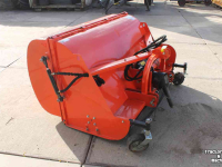 Rotobroyeur Boxer LOW160 klepelmaaier met hydraulische laaglossende opvangbak
