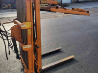Elévateur Sicma Hefmast met kistenklem