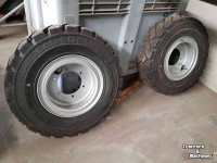 Autres matériel et accessoires de transport et industriels Manitou 2 sets luchtbanden 7.00-12 & 12.5/80 R18