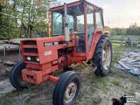 Tracteur Renault 551