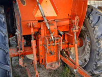 Tracteur Renault 551
