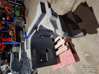 Pièces d‘occasion pour tracteurs Fendt Dieseltank 800 scr