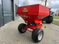 Distributeur d‘engrais Kuhn Kunstmeststrooier C ZSB