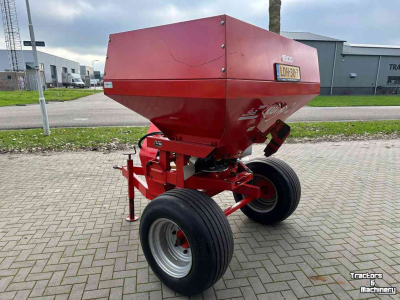 Distributeur d‘engrais Kuhn Kunstmeststrooier C ZSB